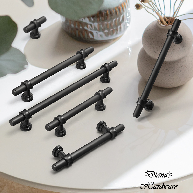 Puxadores pretos simples e mod - Restoration Hardware Furniture Used avaliação e preço